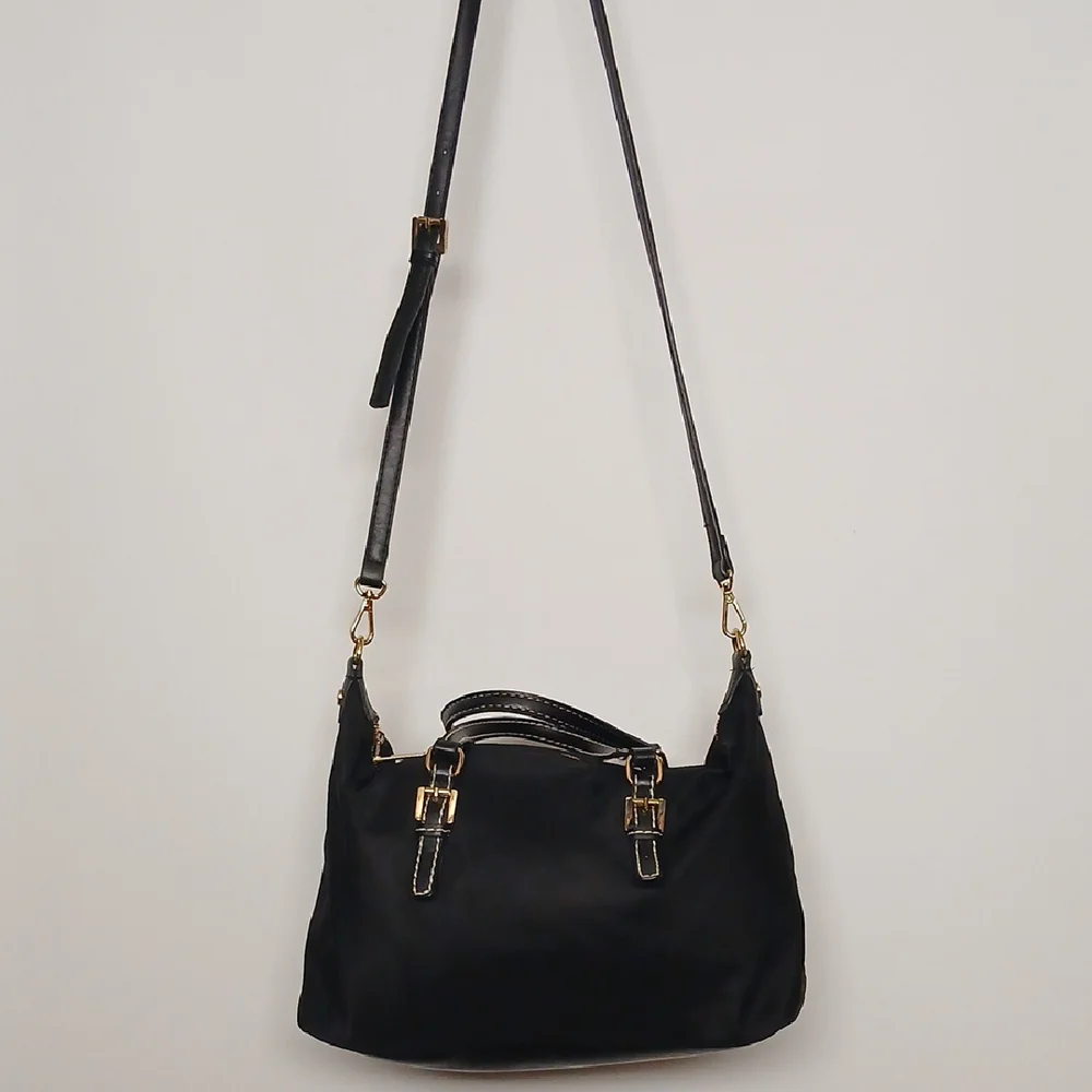 Tommy Hilfiger Women Elegant Black Shoulder crossbody Bag GUC - Picture 1 of 13